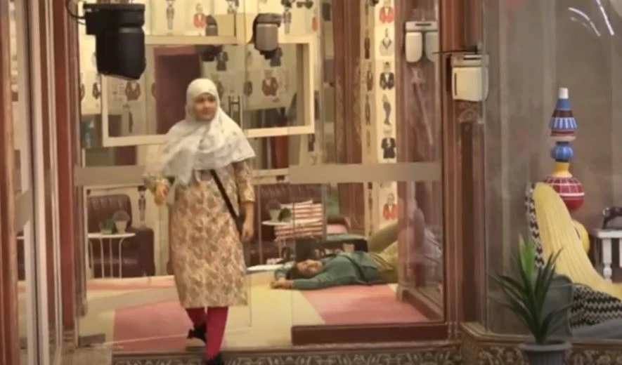 Gori Nagori in Hijab