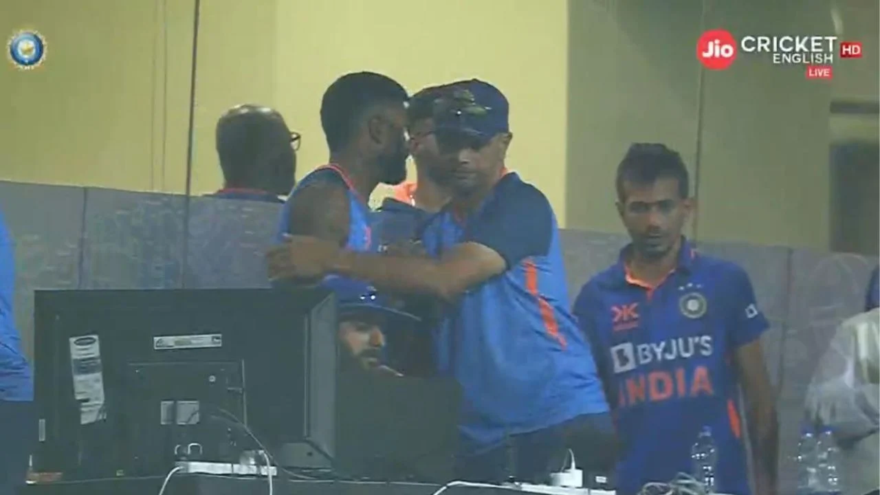 David Warner Hugged KL Rahul