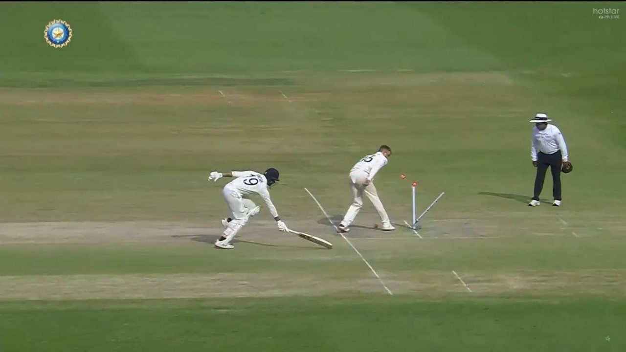 Virat Kohli Umesh Yadav Stump Mic
