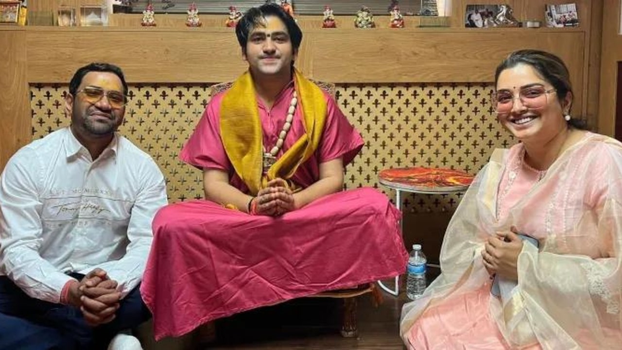 Nirahua Sings Song For Baba Bageshwar
