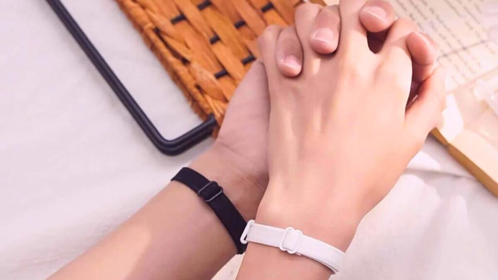 What is a Bra Bracelet, and Why is it Popular?